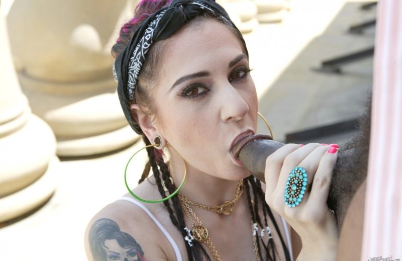 Панк-девушка Джоанна Энджел насытилась Би-би-си в межрасовом шахматном трахе на открытом воздухе