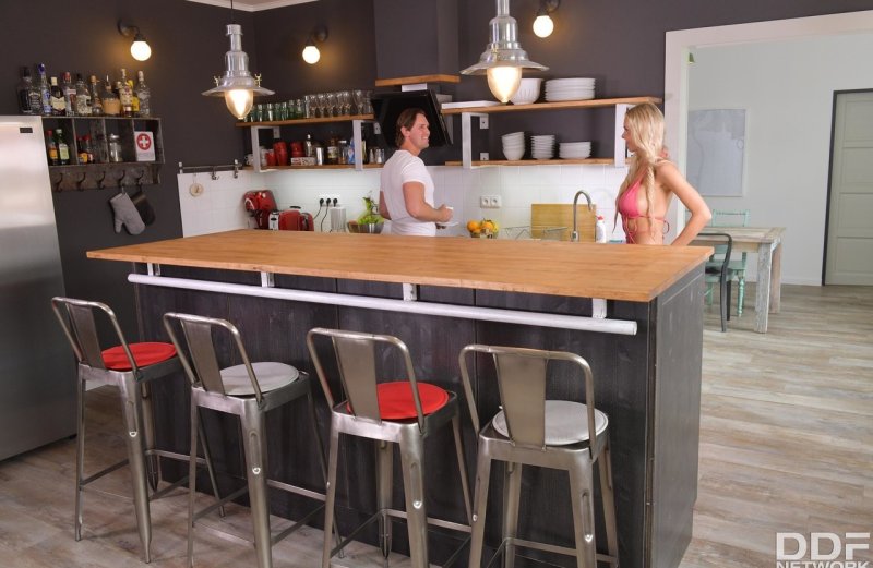 Руки на Хардкоре Флоран Рассел, Стив Кью