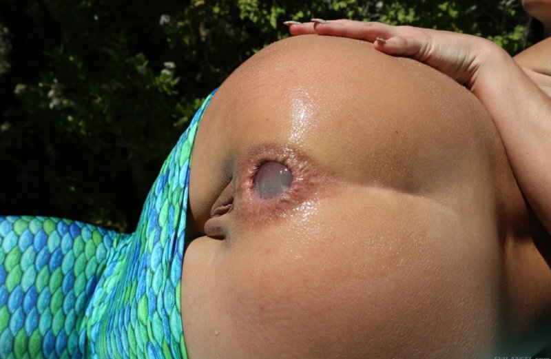 Русалка Адриана Чечик хвастается упругой попкой с огромной вставкой и получает анальный трах