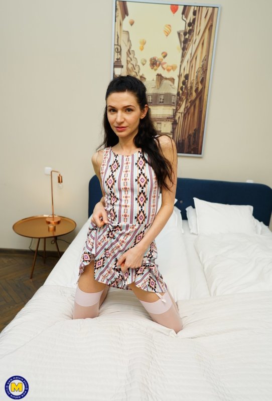 Зрелая НЛ Джулия Норт, Лина Ариан, Мугур